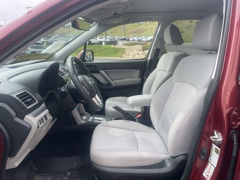 Used 2017 Subaru Forester 2.5i Premium image 10