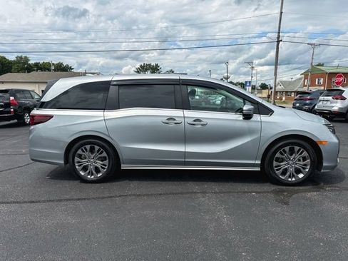 Used 2025 Honda Odyssey Touring image 9