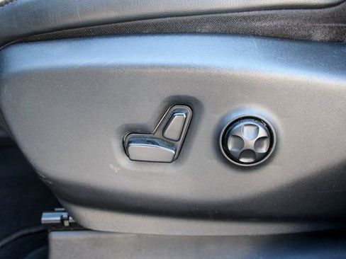 Used 2023 Chrysler Pacifica Limited w/ S Appearance Package image 14