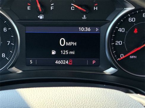 Used 2024 GMC Terrain SLT image 13