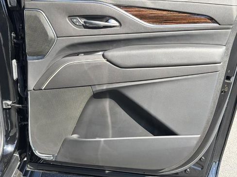 Certified 2021 Cadillac Escalade ESV Premium Luxury AWD/4WD image 16