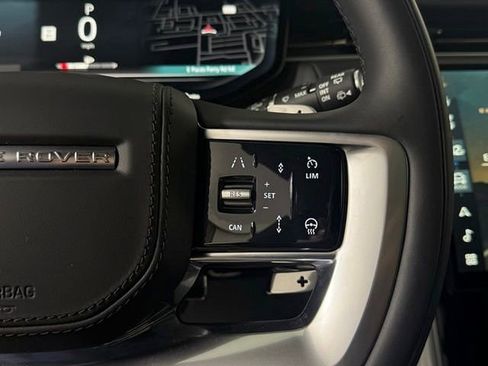 New 2025 Land Rover Range Rover Long Wheelbase SE image 38