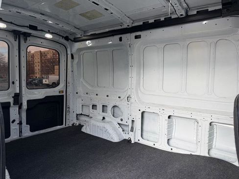 Used 2020 Ford Transit 250 Medium Roof image 21