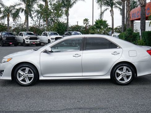 Used 2012 Toyota Camry SE FWD image 5