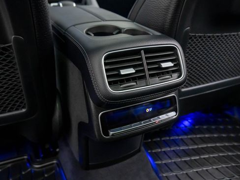 New 2026 Mercedes-Benz GLS 580 4MATIC image 21