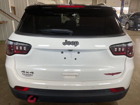 Used 2018 Jeep Compass Trailhawk w/ Navigation Group AWD/4WD image 3