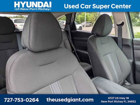 Certified 2025 Hyundai Tucson SEL FWD image 6