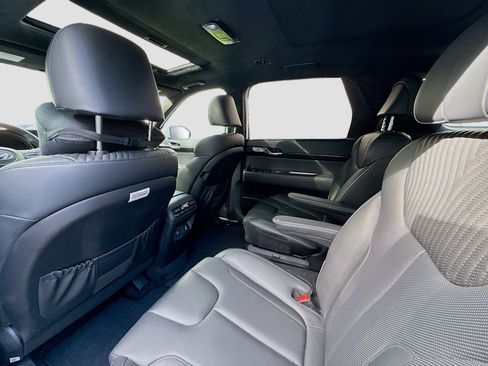 Used 2023 Hyundai Palisade Calligraphy image 24
