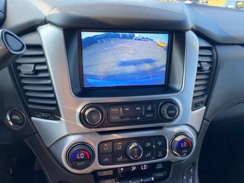 Used 2019 GMC Yukon XL SLT w/ Open Road Package AWD/4WD image 25