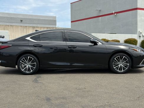 Used 2025 Lexus ES 300h w/ Premium Package FWD image 6
