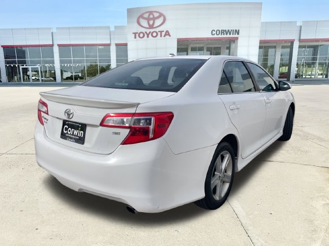 Used 2013 Toyota Camry SE w/ Leather Pkg FWD image 5