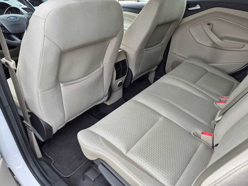 Used 2017 Ford Escape SE AWD/4WD image 16