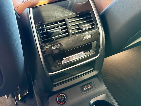 Certified 2022 BMW X7 xDrive40i w/ Premium Package image 27