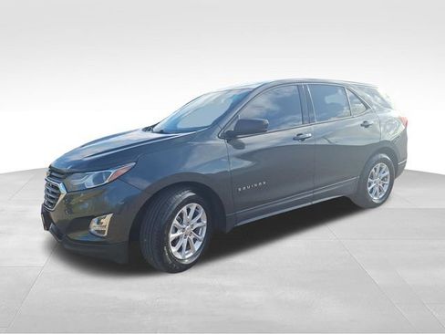 Used 2019 Chevrolet Equinox LS FWD image 3