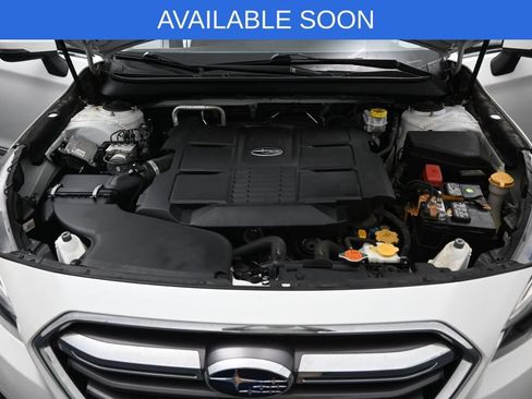 Used 2018 Subaru Outback 3.6R Touring AWD/4WD image 42
