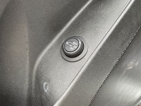 Used 2023 Chevrolet Equinox LT image 15