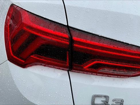 Certified 2024 Audi Q3 2.0T Premium Plus image 28