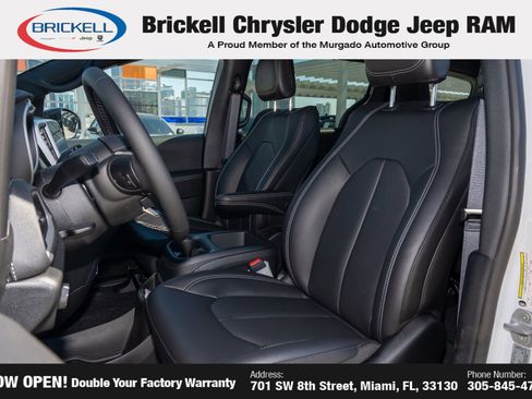 New 2026 Chrysler Pacifica Select image 15