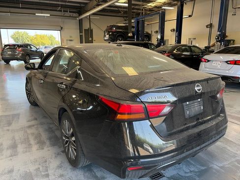 Used 2023 Nissan Altima 2.5 SV FWD image 4