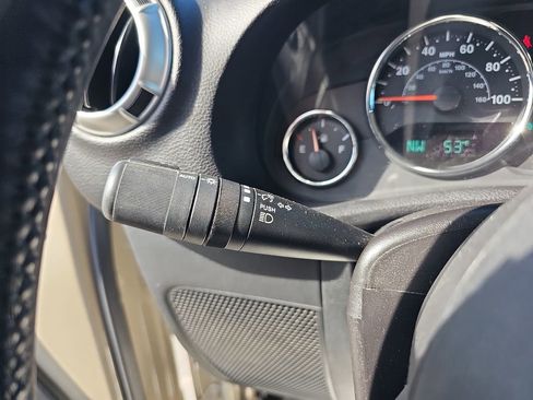 Used 2016 Jeep Wrangler Unlimited Sahara image 32