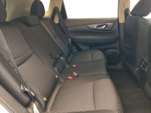 Used 2020 Nissan Rogue SV FWD image 19