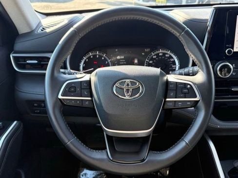 Used 2024 Toyota Highlander XLE image 64