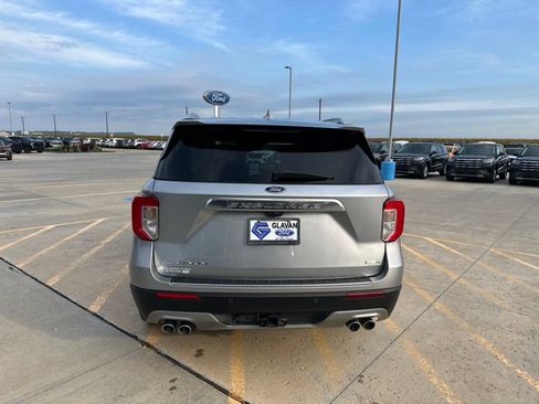 Used 2020 Ford Explorer Platinum w/ Premium Technology Package AWD/4WD image 6