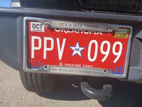 Used 2019 Jeep Wrangler Unlimited Sahara image 8