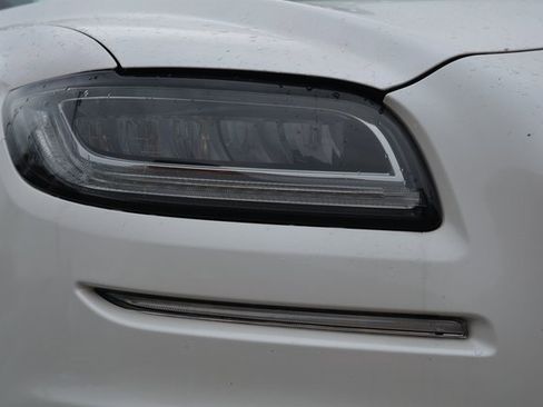 Used 2019 Lincoln Nautilus FWD image 12