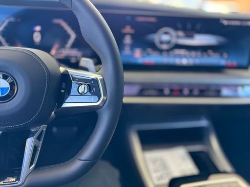 Used 2025 BMW 740i w/ Premium Package image 12