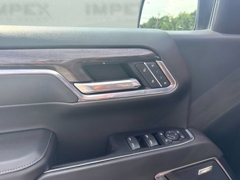 Used 2022 Chevrolet Silverado 1500 LTZ w/ Technology Package AWD/4WD image 20
