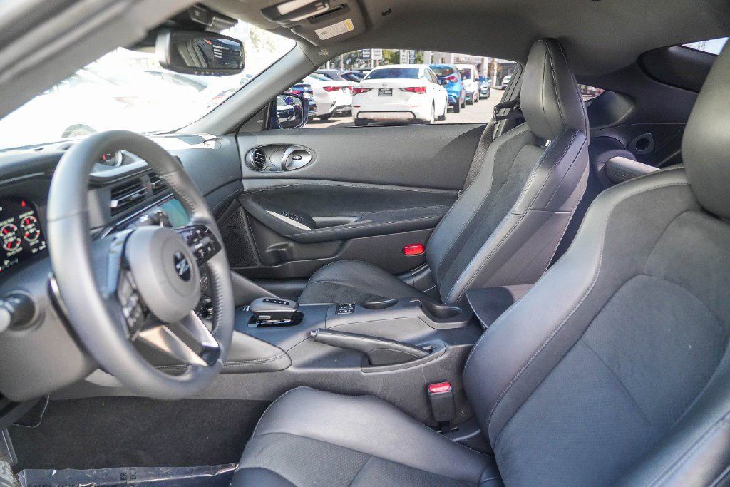 Used 2025 Nissan Z Performance w/ Floor Mat Package RWD image 17