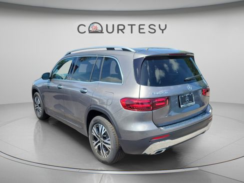 Used 2026 Mercedes-Benz GLB 250 w/ Exclusive Package image 2