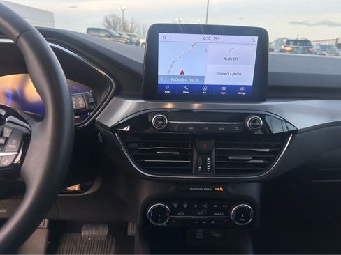 Used 2022 Ford Escape Titanium w/ Class II Trailer Tow Package image 12