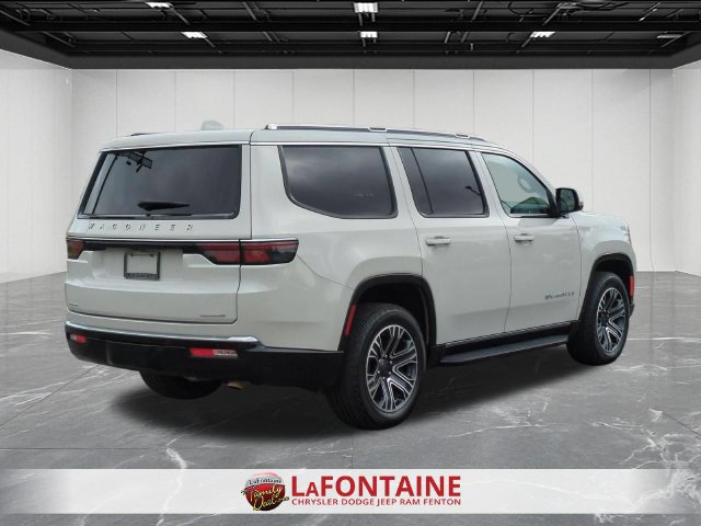 Used 2022 Jeep Wagoneer Series III AWD/4WD image 5