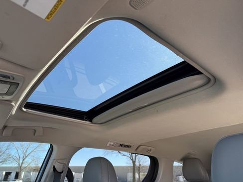 Certified 2023 Toyota Sienna XLE w/ XLE Plus Package image 26