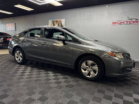 Used 2013 Honda Civic LX image 2