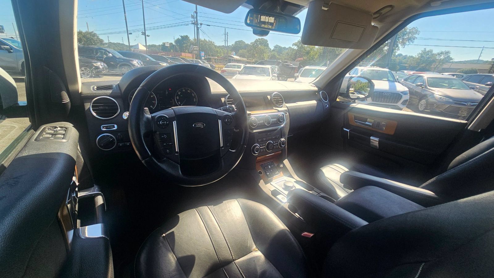 Used 2016 Land Rover LR4 HSE Silver Edition AWD/4WD image 4
