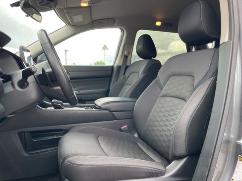 Used 2025 Nissan Pathfinder SV image 29