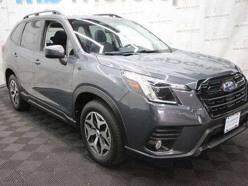 Used 2023 Subaru Forester Premium AWD/4WD image 9