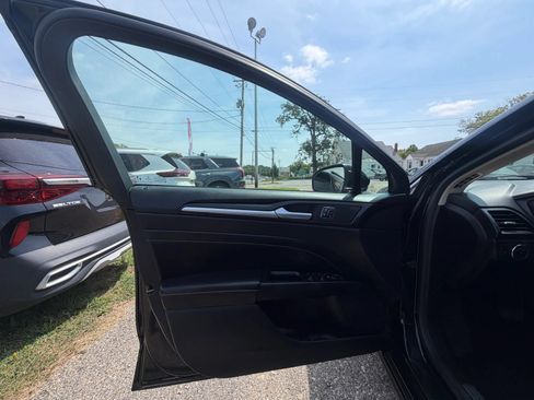 Used 2020 Ford Fusion Titanium FWD image 16