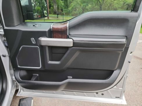 Used 2017 Ford F150 Platinum w/ Equipment Group 701A Luxury image 44
