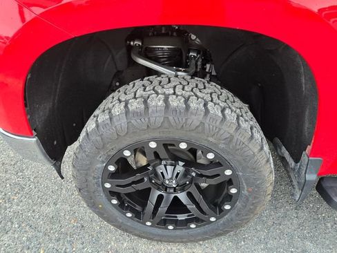Used 2025 Chevrolet Silverado 1500 LT AWD/4WD image 20