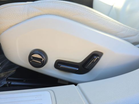 Used 2021 Volvo S60 T5 Momentum image 27