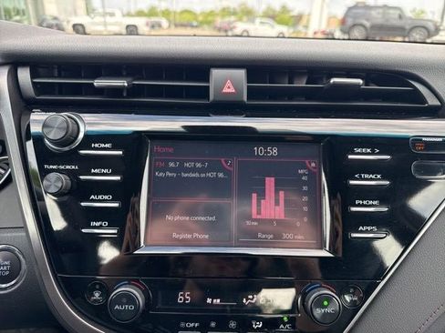 Used 2018 Toyota Camry XLE FWD image 28