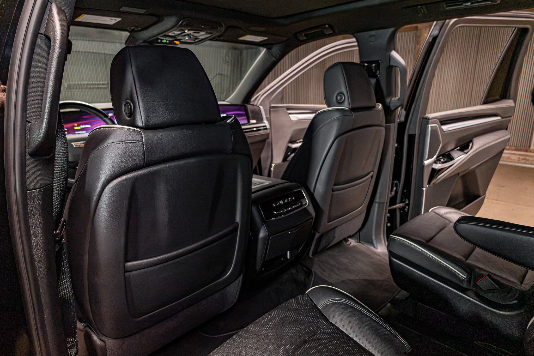 Used 2025 Cadillac Escalade Sport AWD/4WD image 23