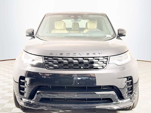 New 2025 Land Rover Discovery Dynamic SE image 2