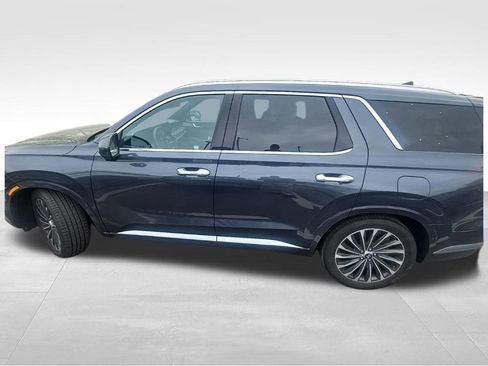 Used 2024 Hyundai Palisade Calligraphy image 2