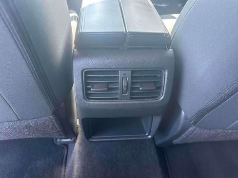 Used 2025 Nissan Rogue S AWD/4WD image 12