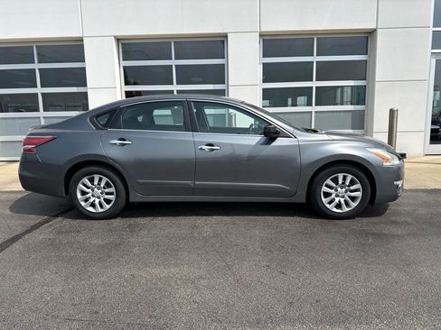 Used 2014 Nissan Altima 2.5 S w/ Display Audio Package FWD image 3